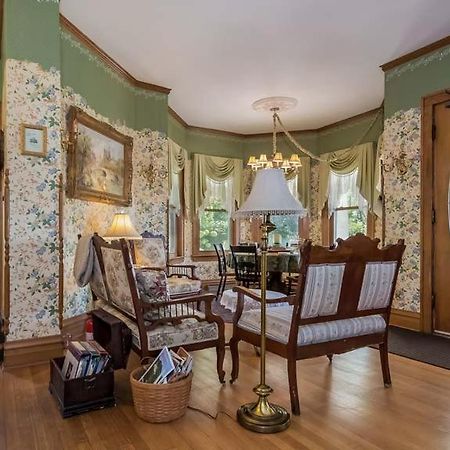 Kingsley House Bed & Breakfast - Full Home Fennville Extérieur photo