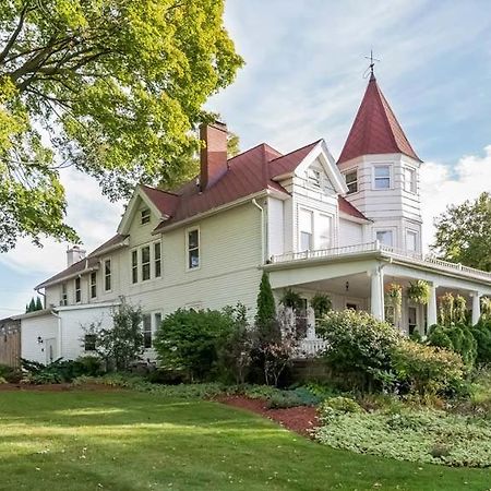 Kingsley House Bed & Breakfast - Full Home Fennville Extérieur photo