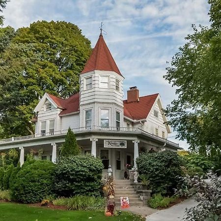 Kingsley House Bed & Breakfast - Full Home Fennville Extérieur photo