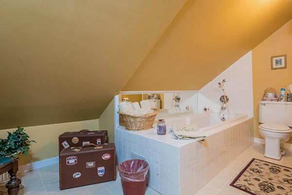 Kingsley House Bed & Breakfast - Full Home Fennville Extérieur photo