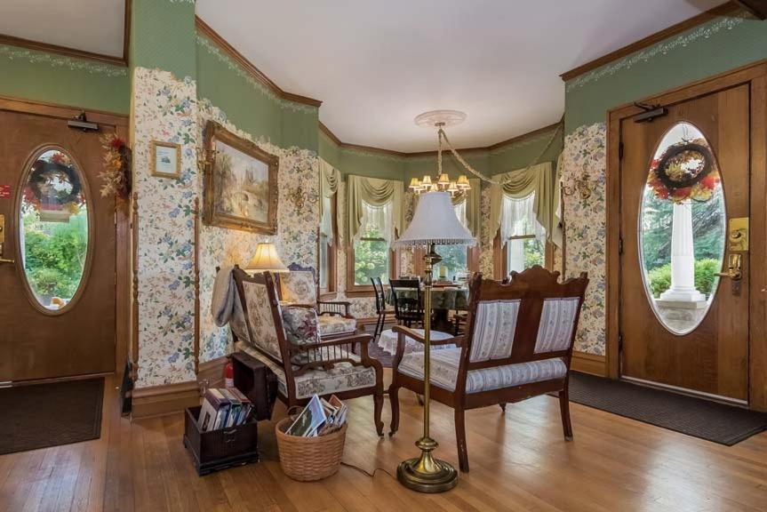 Kingsley House Bed & Breakfast - Full Home Fennville Extérieur photo