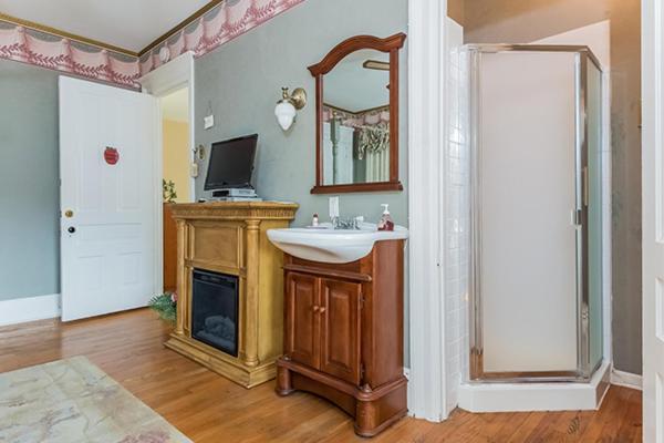 Kingsley House Bed & Breakfast - Full Home Fennville Extérieur photo