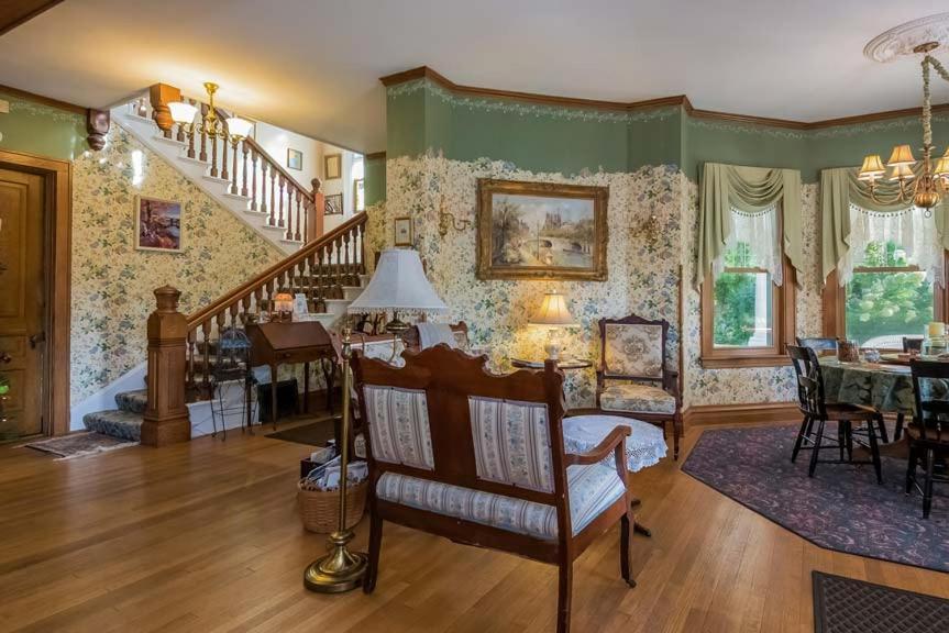 Kingsley House Bed & Breakfast - Full Home Fennville Extérieur photo