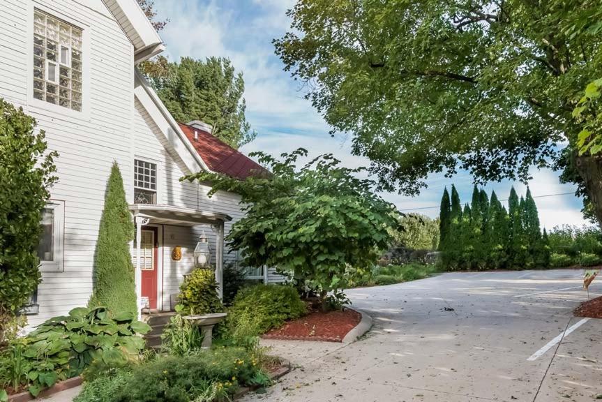 Kingsley House Bed & Breakfast - Full Home Fennville Extérieur photo