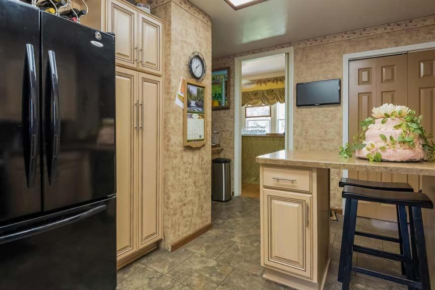 Kingsley House Bed & Breakfast - Full Home Fennville Extérieur photo