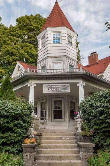 Kingsley House Bed & Breakfast - Full Home Fennville Extérieur photo