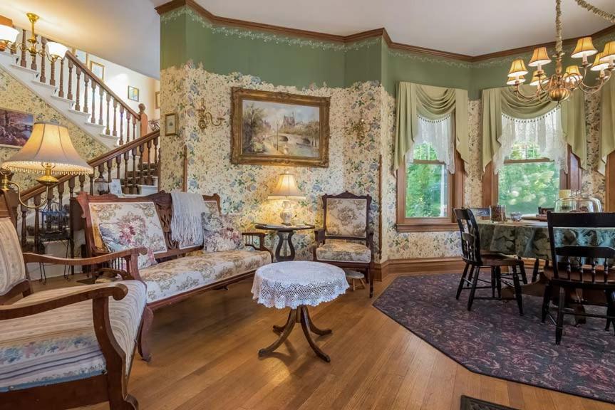 Kingsley House Bed & Breakfast - Full Home Fennville Extérieur photo