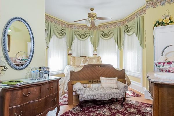 Kingsley House Bed & Breakfast - Full Home Fennville Extérieur photo