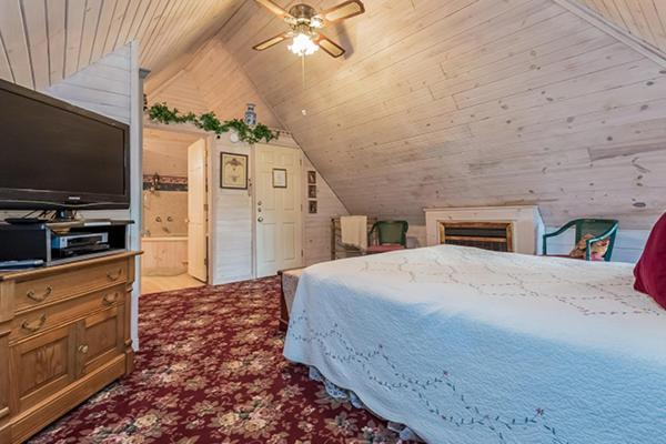 Kingsley House Bed & Breakfast - Full Home Fennville Extérieur photo