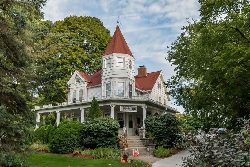 Kingsley House Bed & Breakfast - Full Home Fennville Extérieur photo